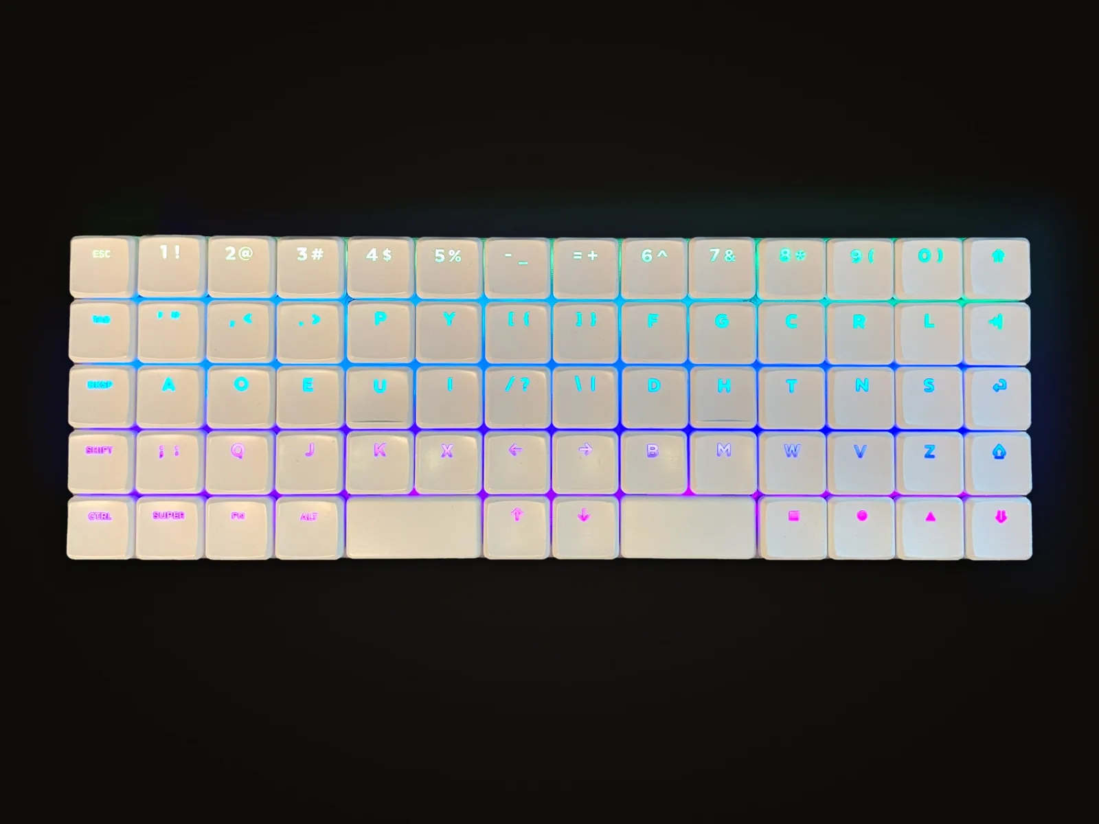 A KeBe from above: Dvorak letters on an even grid of keys